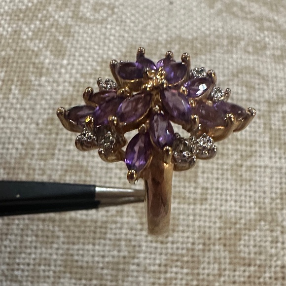Elegant Purple and Gold Floral Ring - Picture 2 of 6